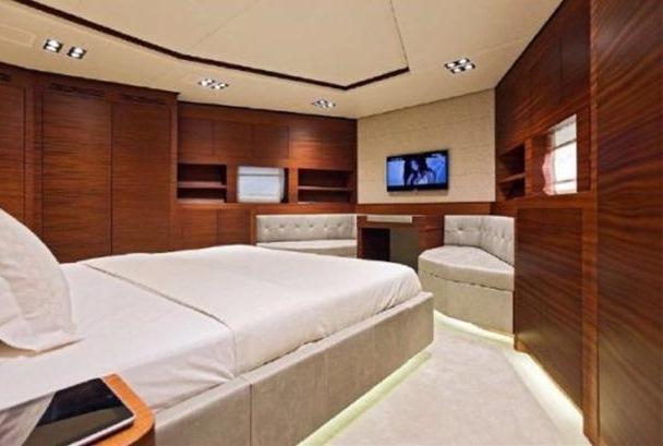 yacht Moni