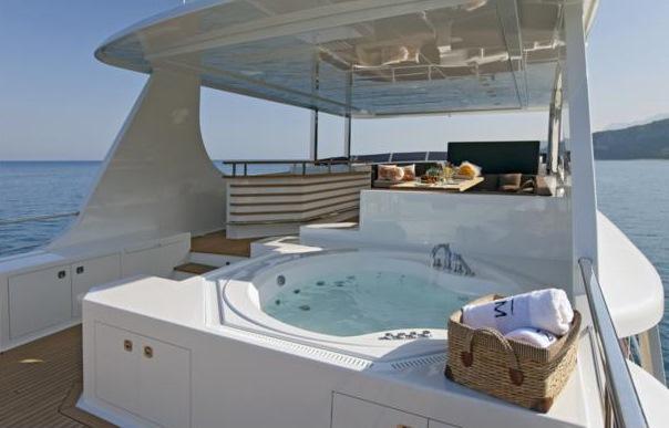 yacht Moni