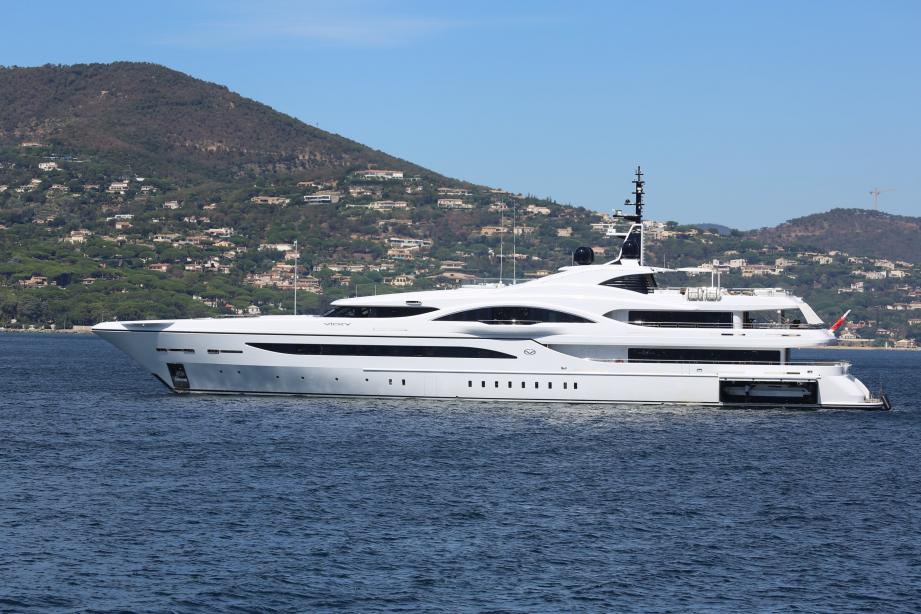 motor yacht quantum of solace