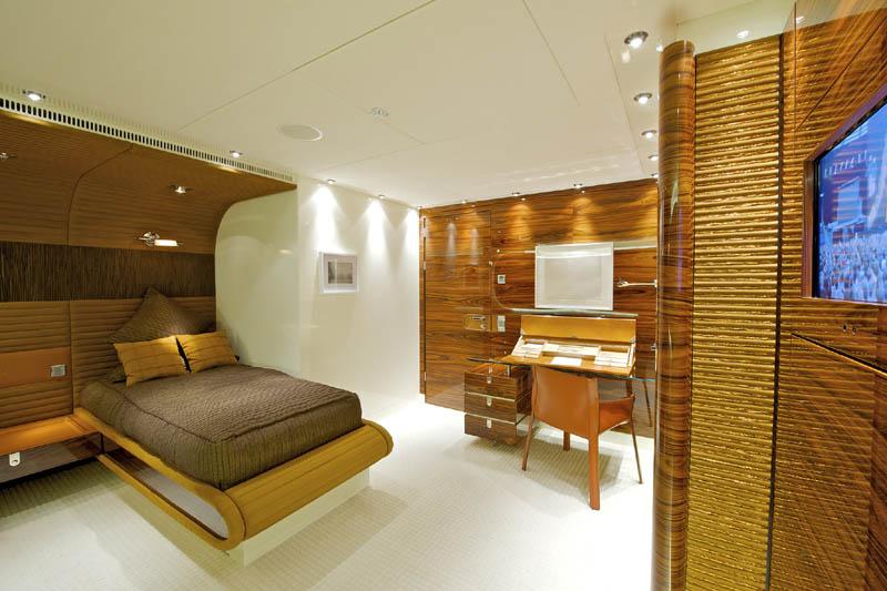 inside vive la vie yacht