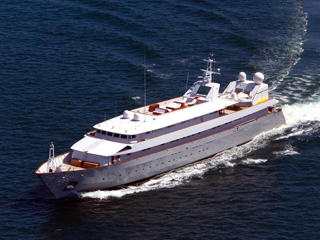 yacht Adamas V