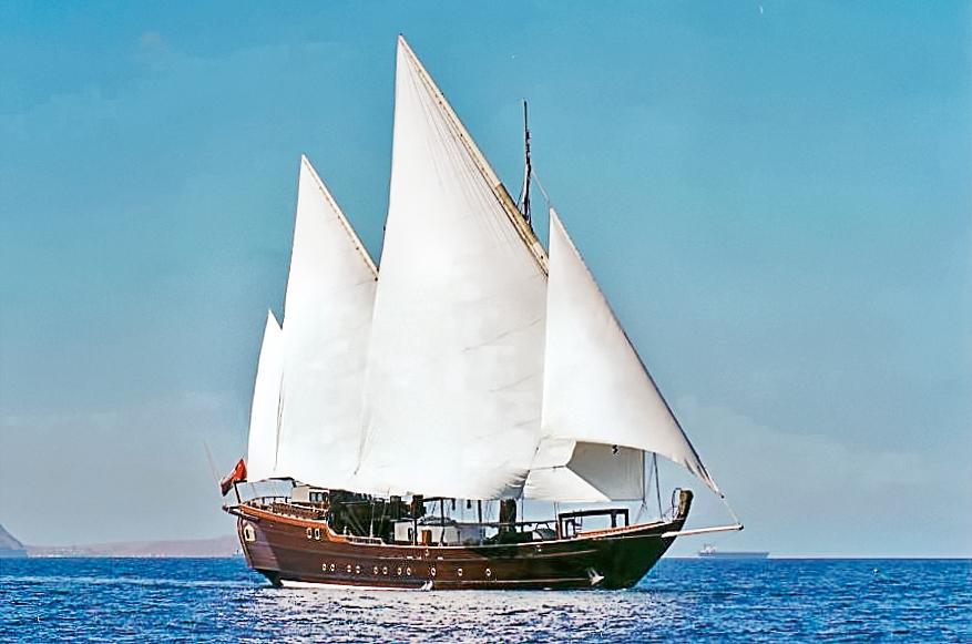 yacht Zinat al Bihaar