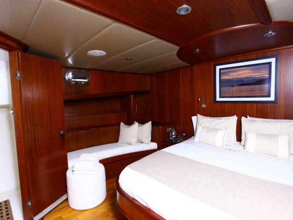 yacht Besame Mucho