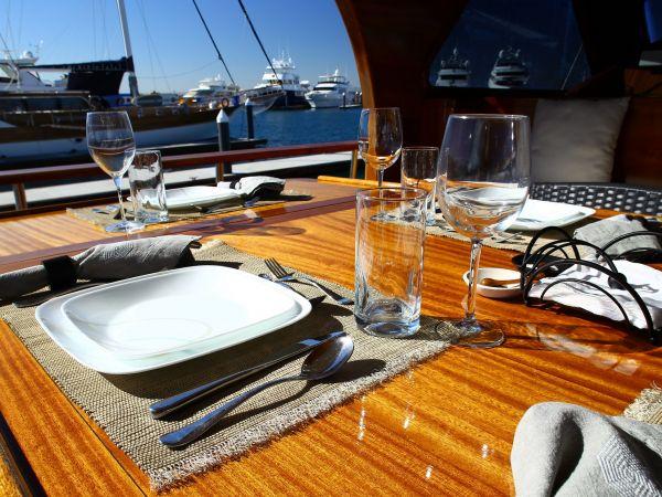 yacht Besame Mucho