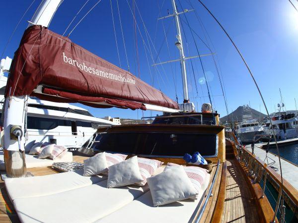 yacht Besame Mucho