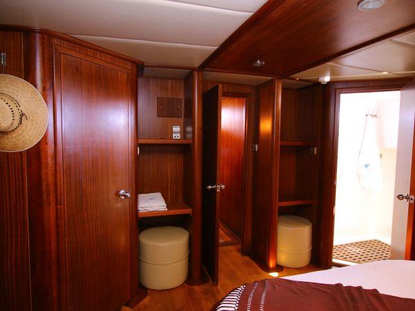 yacht Besame Mucho