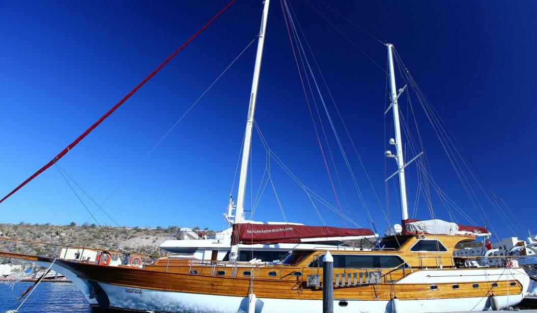 yacht Besame Mucho