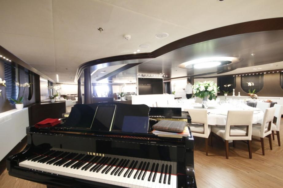 yacht Katina