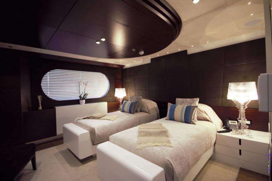 yacht Katina