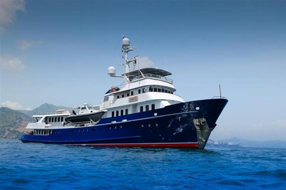 who owns asteria yacht