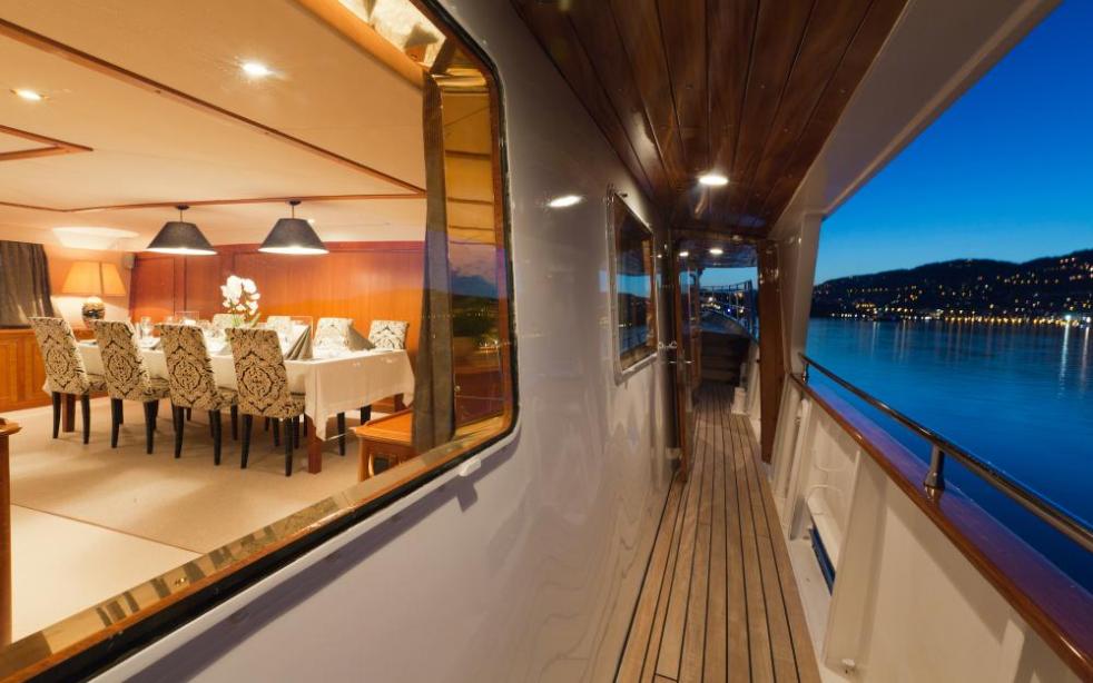 yacht Shaha