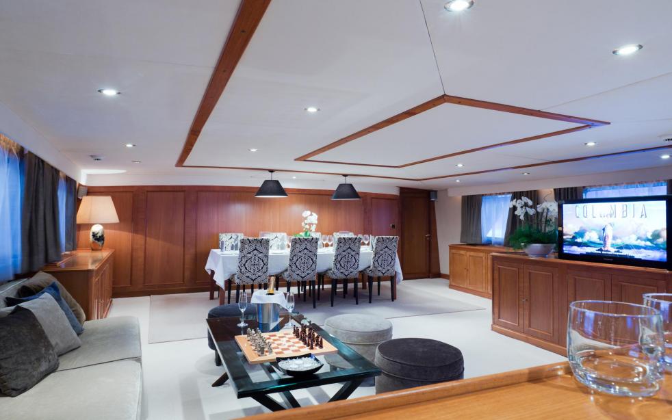 yacht Shaha