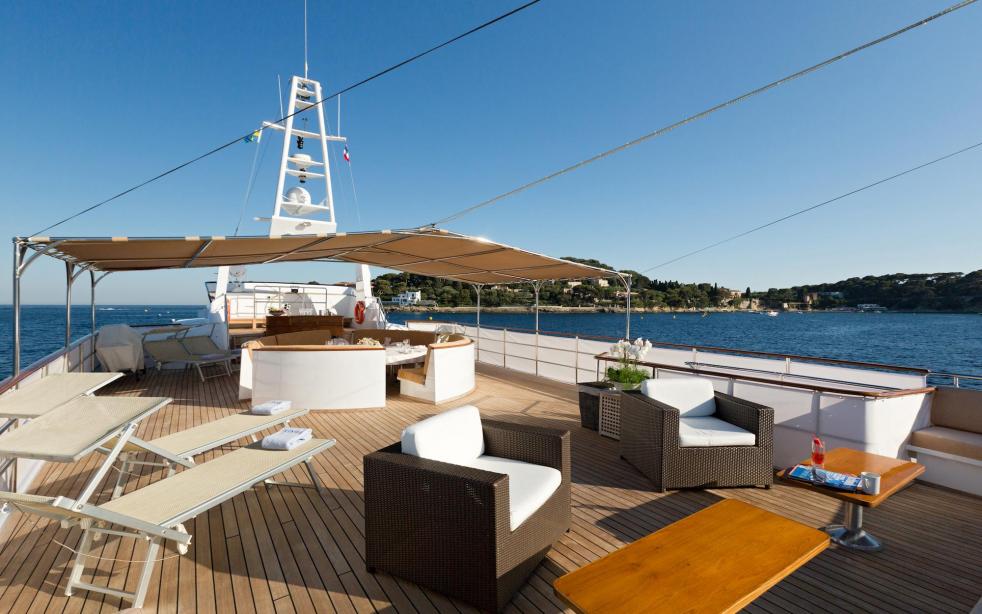 yacht Shaha