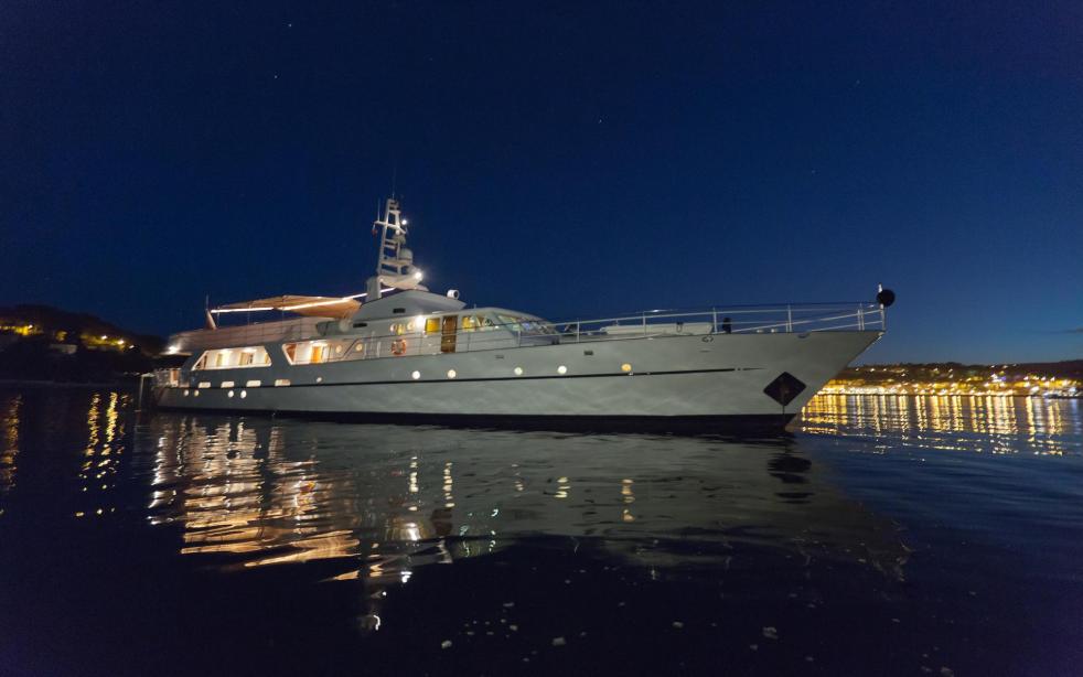 yacht Shaha