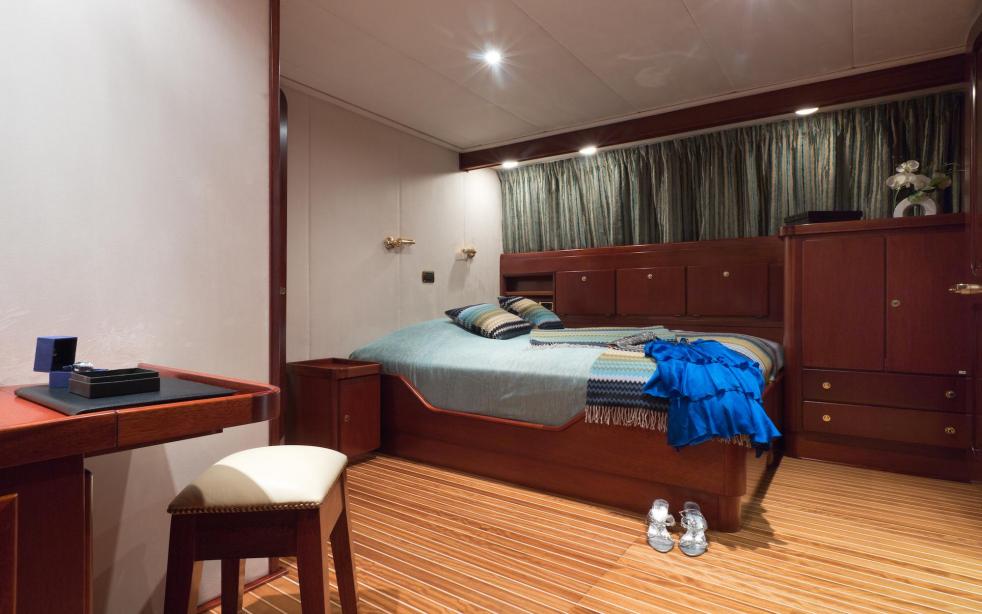 yacht Shaha