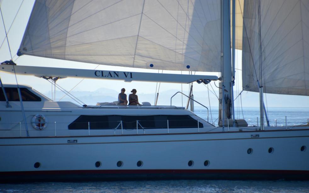 yacht Clan VI