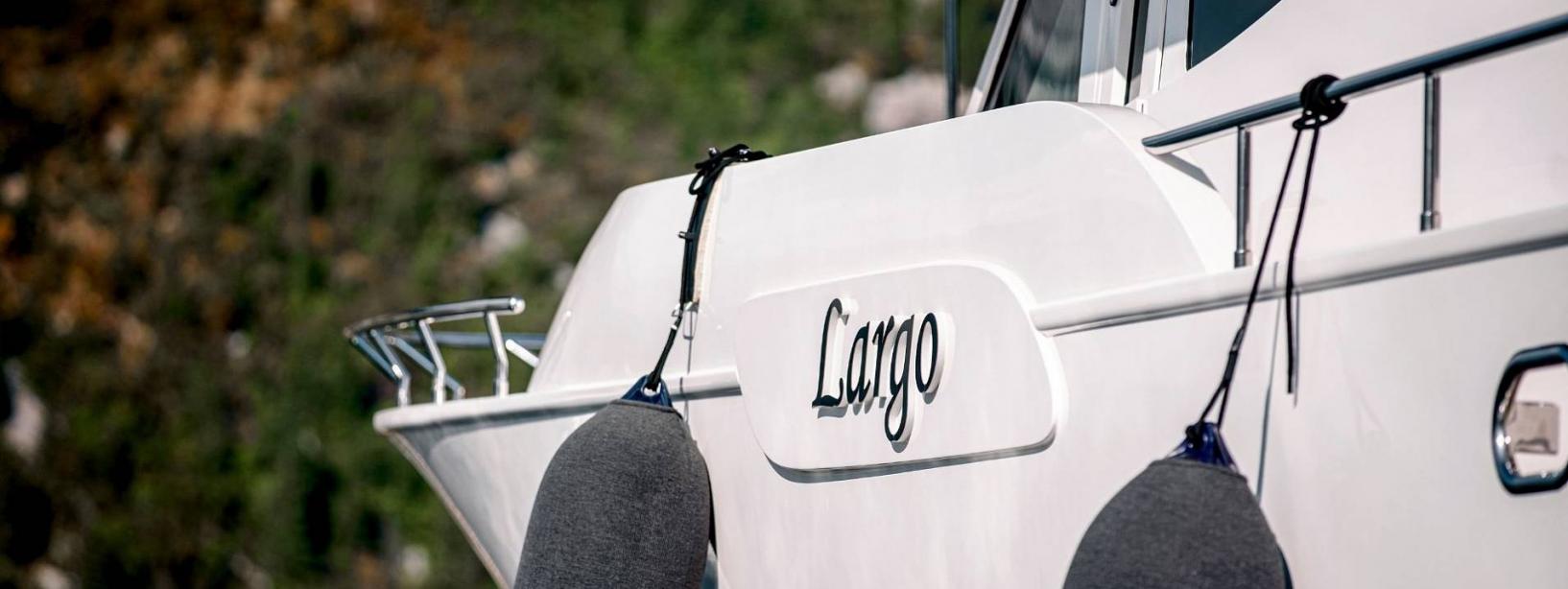 yacht Largo