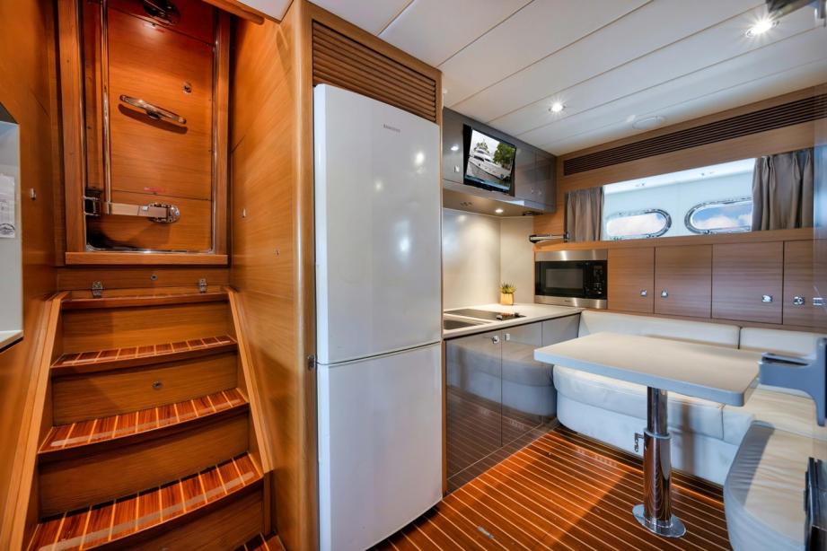 yacht In The Zone
