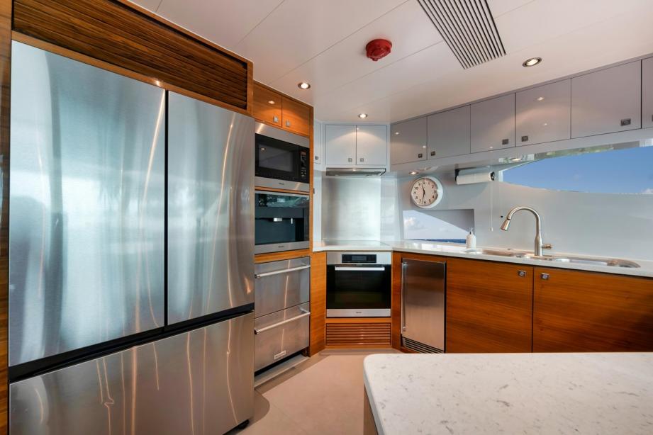 yacht In The Zone