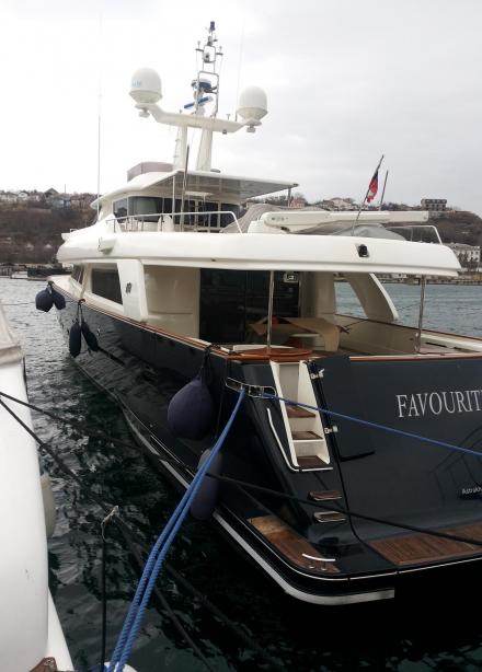 yacht Custom Line Navetta 30