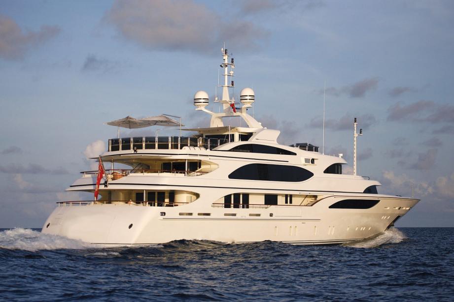 yacht AE Cap d'Antibes