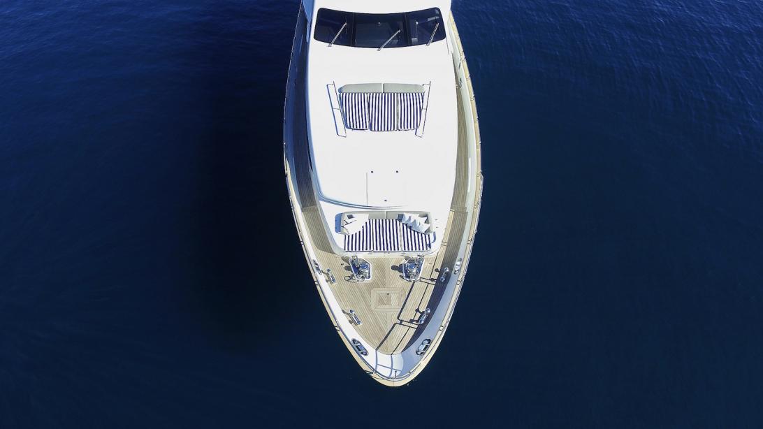 yacht Artemy
