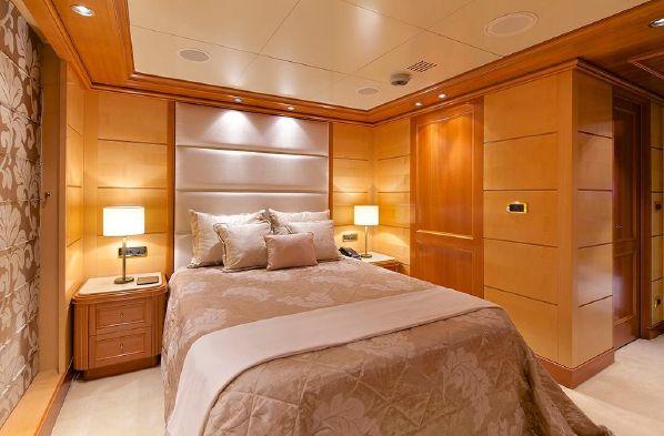 yacht O'mega