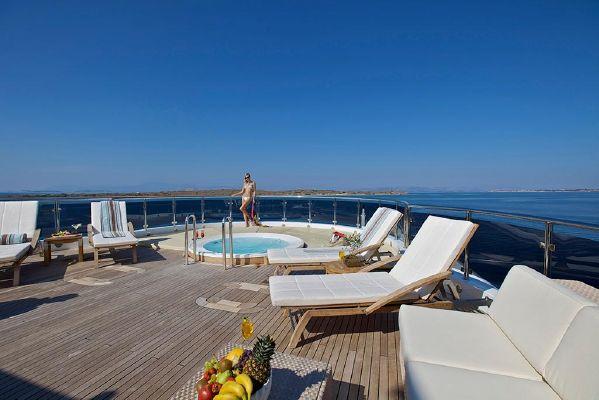 yacht O'mega