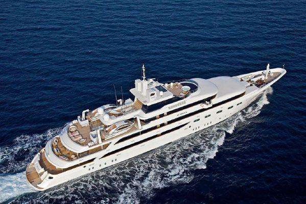 yacht O'mega