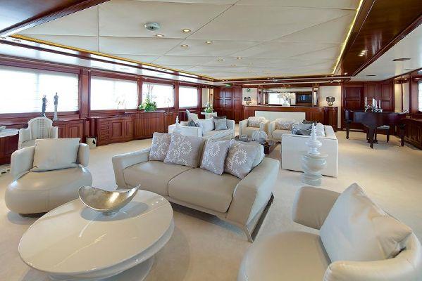 yacht O'mega