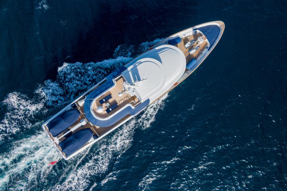 yacht Aquarius IV