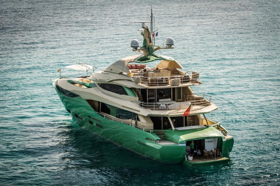 yacht Almaha