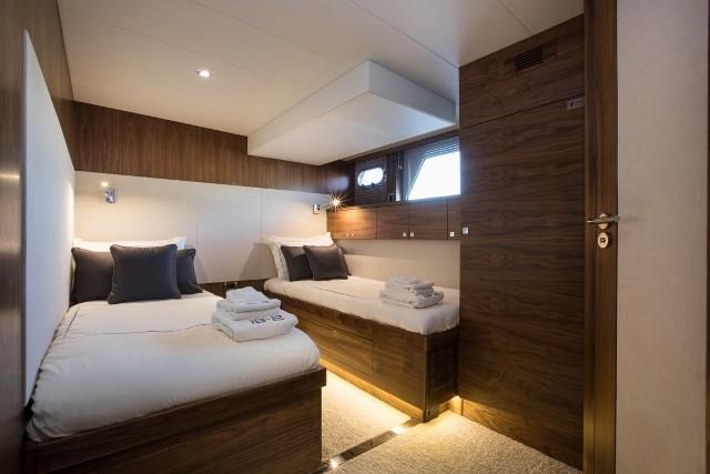 yacht Eighteen 2