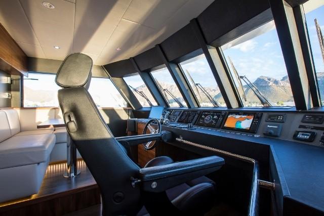 yacht Eighteen 2