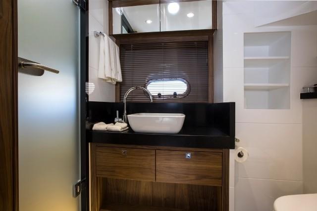 yacht Eighteen 2