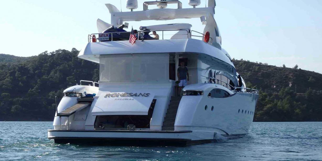 yacht Ronesans