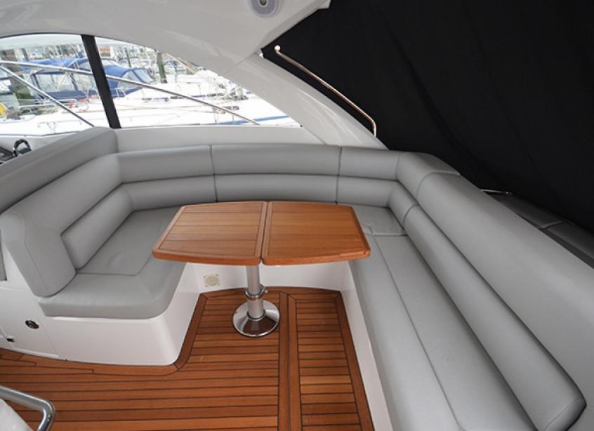 yacht Sunseeker Portofino 40