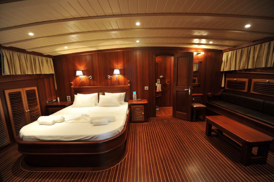 yacht Princess Karia II