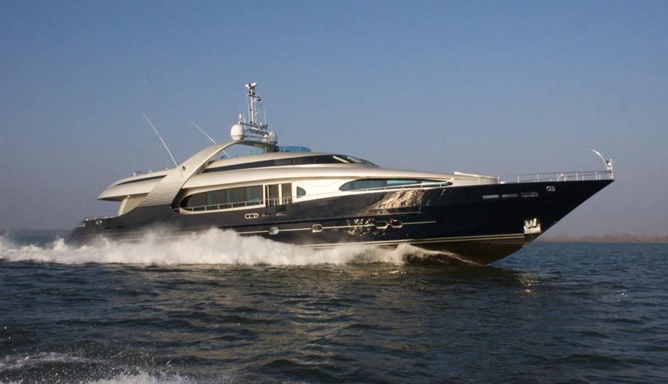 yacht Blue Mamba