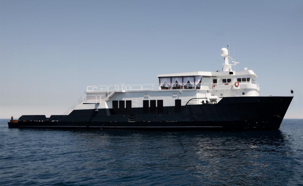 motor yacht mystere shadow