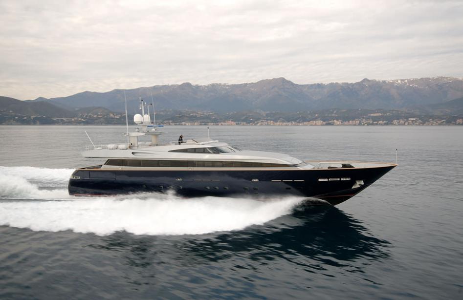 yacht Bolaro