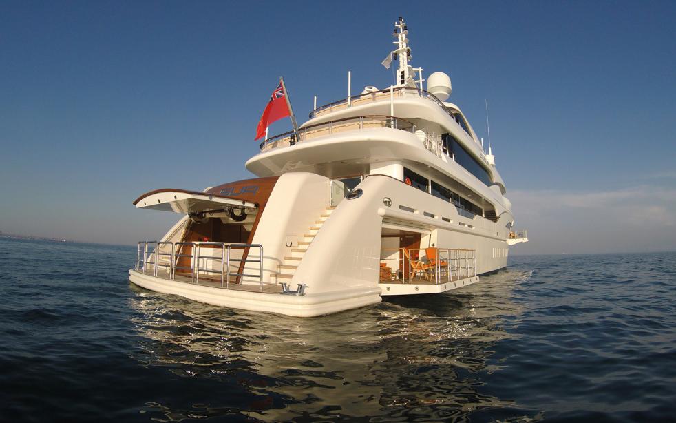 yacht Dusur