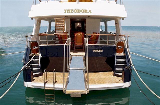 yacht Theodora