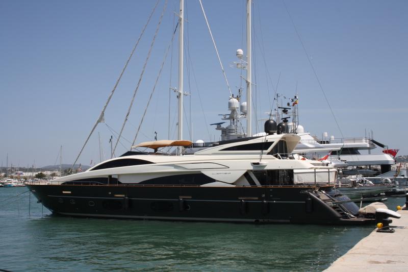 yacht Tiramisu