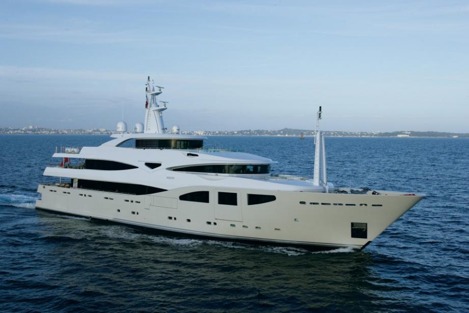 yacht Maraya