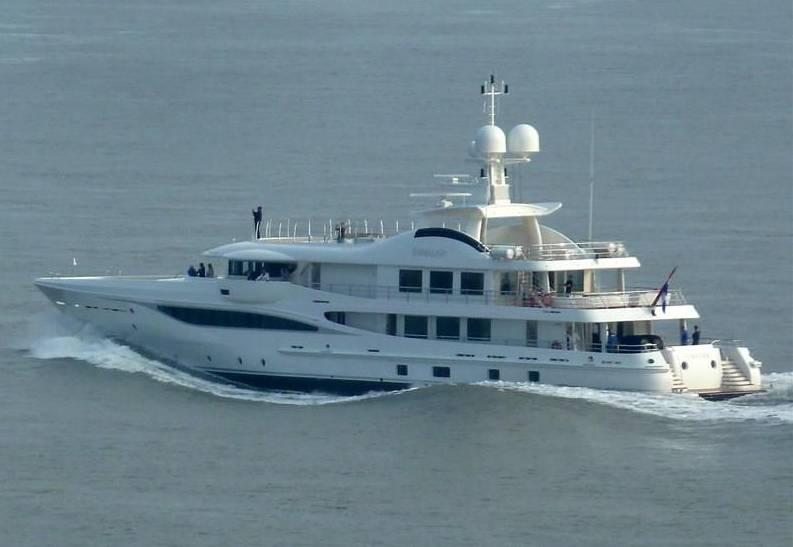 yacht Kamalaya