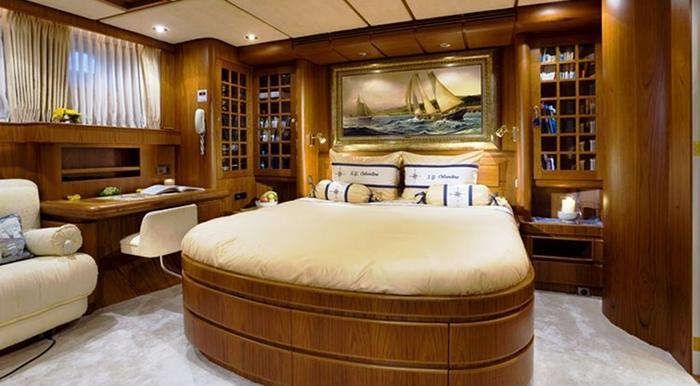 yacht Celandine