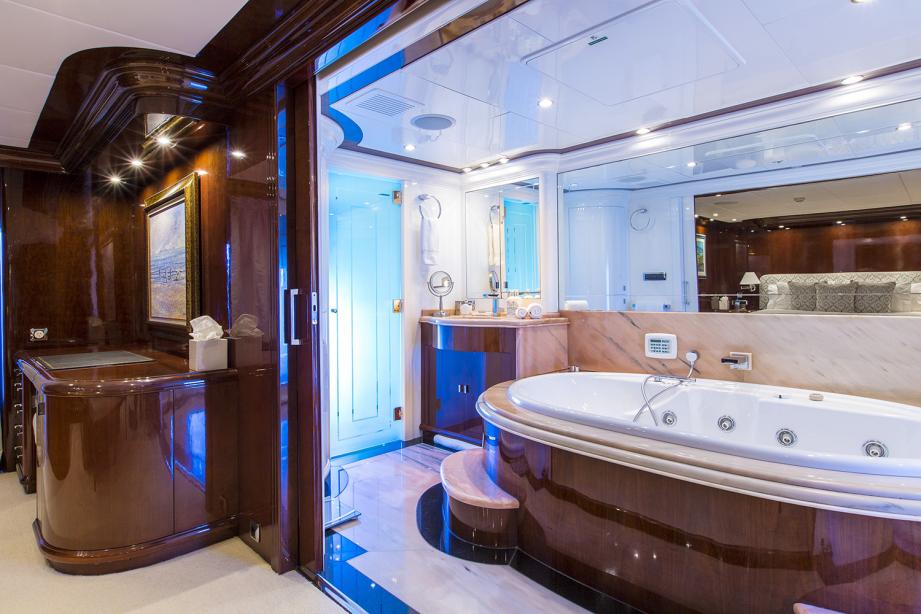 yacht Silentworld