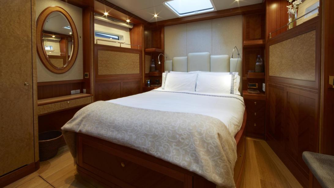 yacht G2