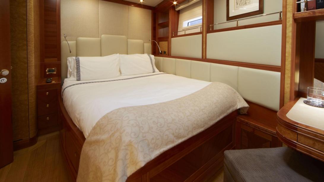 yacht G2